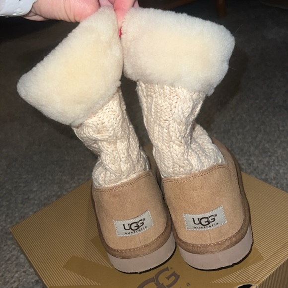 UGG boots. 4 - Picture 4 of 9